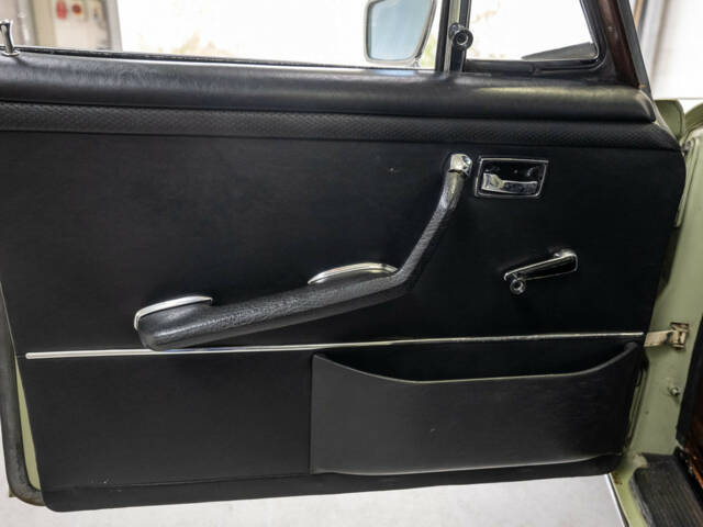 Mercedes-Benz 250 S