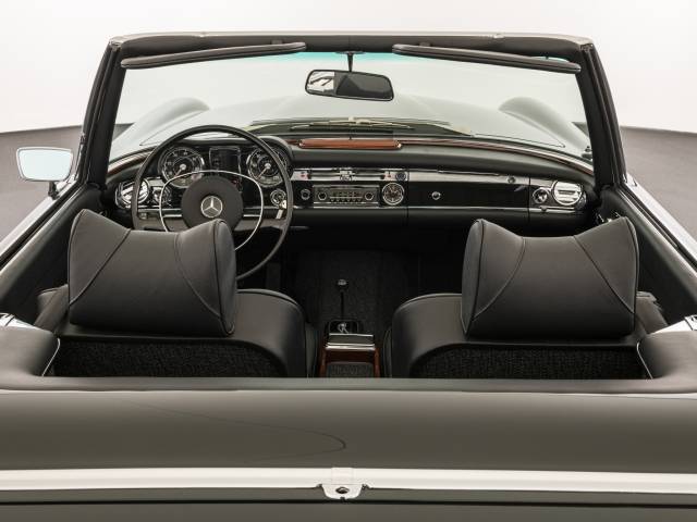 Mercedes-Benz 280 SL