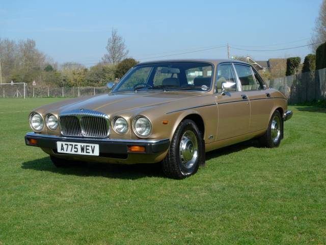 Imagen 1/12 de Daimler Sovereign 4.2 (1983)