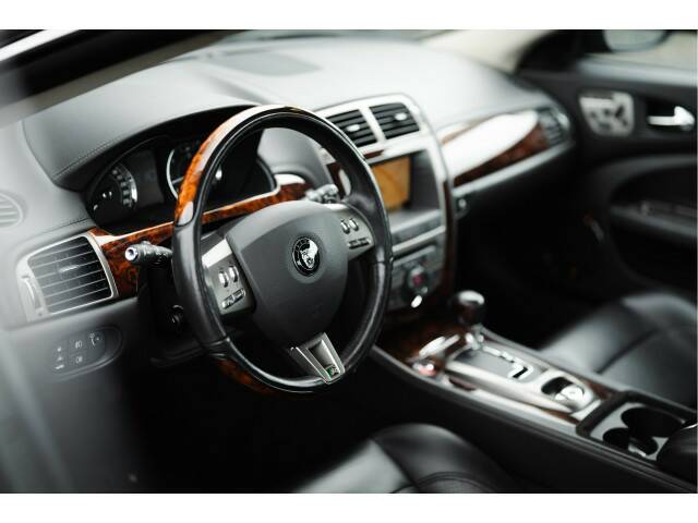 Jaguar XKR