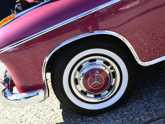Mercedes-Benz 220 S Cabriolet
