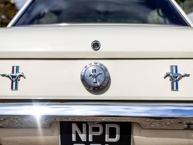Ford Mustang 200