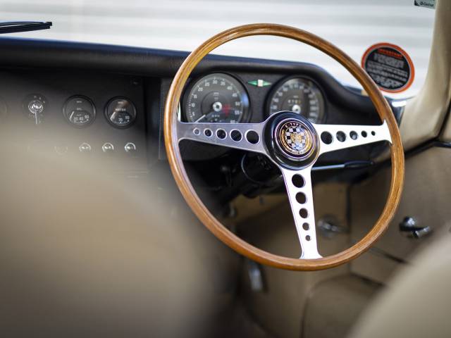 Jaguar E-Type 4.2