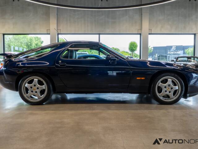 Porsche 928 GTS