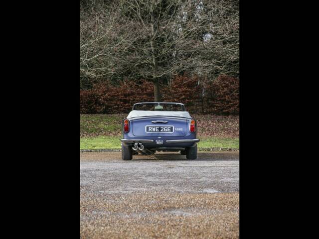Aston Martin DB 6 Volante