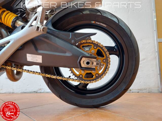 Ducati Monster 696 Plus
