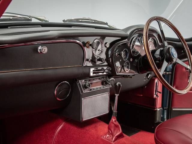 Aston Martin DB 4 Vantage