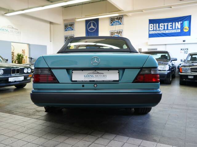 Mercedes-Benz 300 CE-24