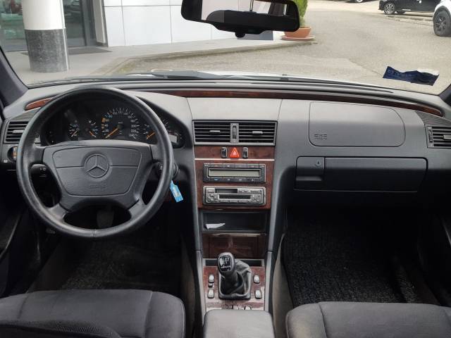 Mercedes-Benz C 200 - PLANCIA