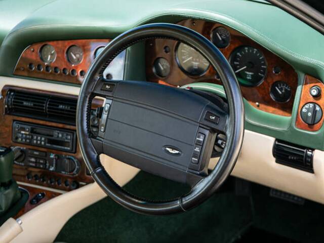 Aston Martin V8 Coupé