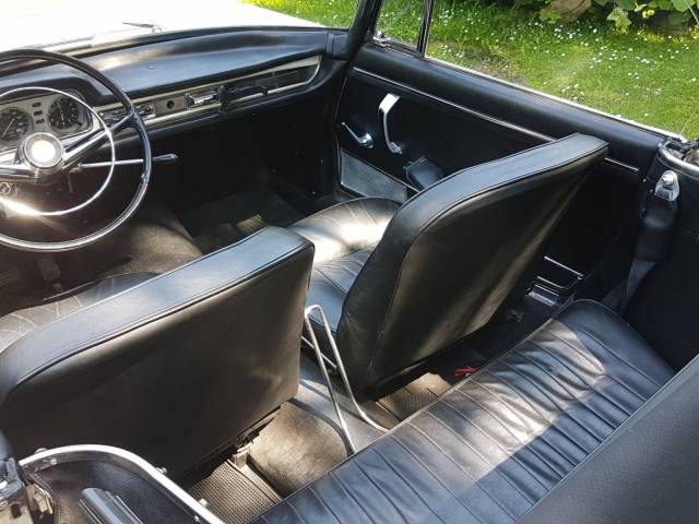 Peugeot 404 Convertible