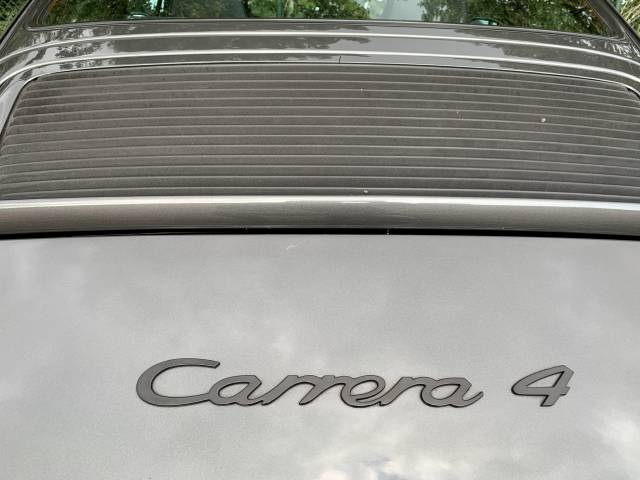 Porsche 911 Carrera 4