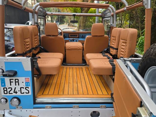Land Rover Defender 90