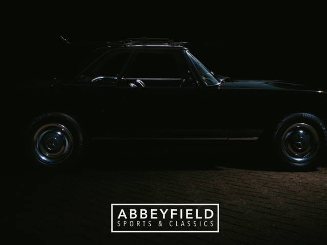 Mercedes-Benz 230 SL