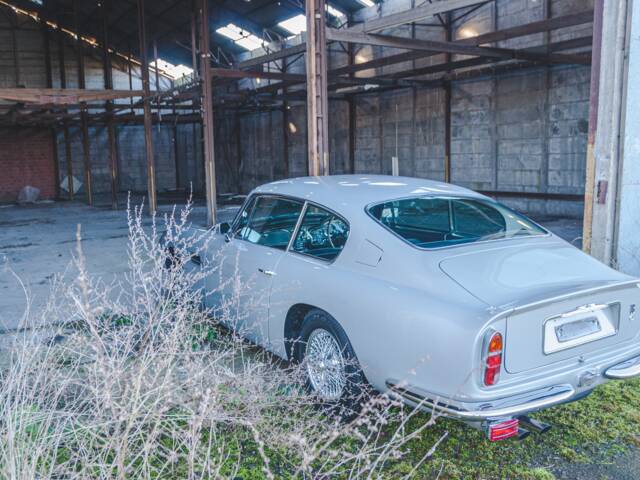 Aston Martin DB 6