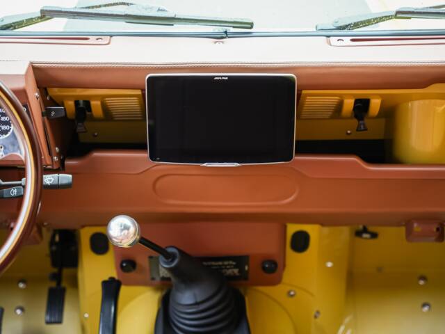 Land Rover 90