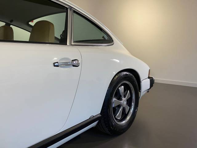 Porsche 911 2.7