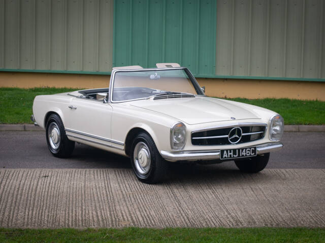 Immagine 1/29 di Mercedes-Benz 230 SL (1965)