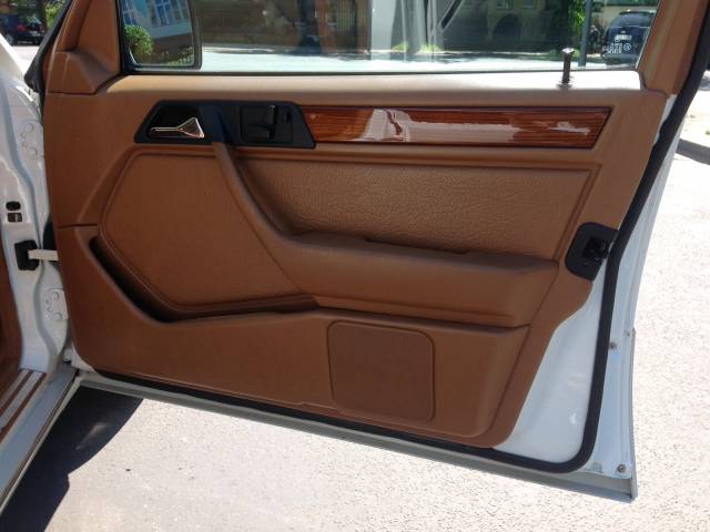 Mercedes-Benz E 320 T - Mercedes-Benz 320 T