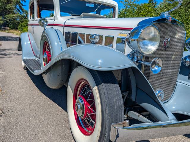 Cadillac 452 B Town Coupe