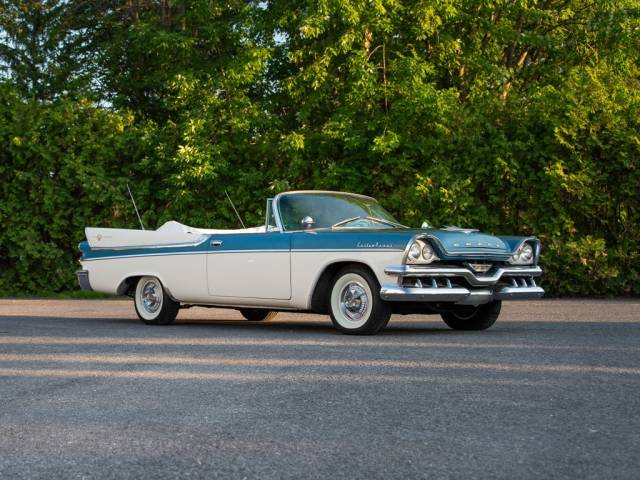 Image 1/44 of Dodge Custom Royal (1957)