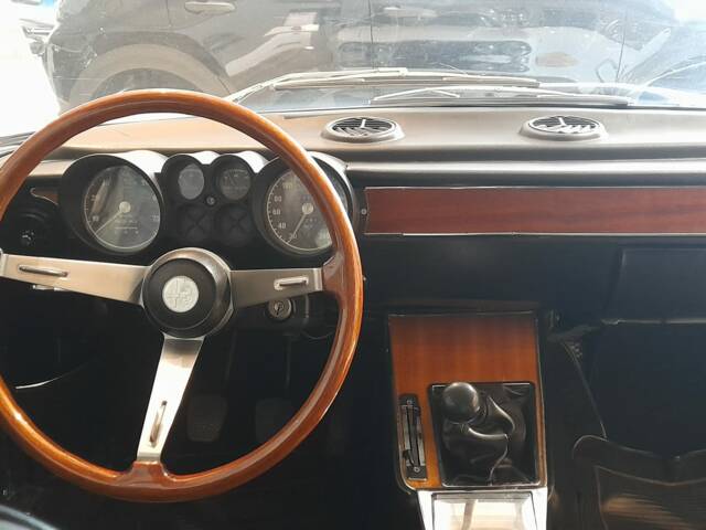 Alfa Romeo 2000 GT Veloce