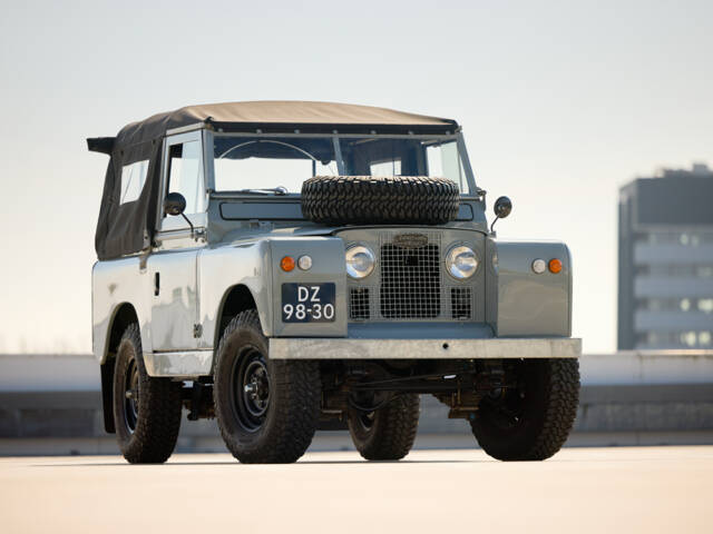 Image 1/67 of Land Rover 88 (1963)