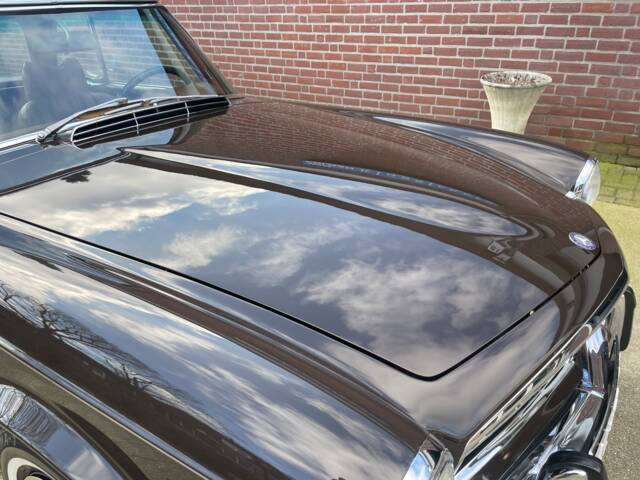 Mercedes-Benz 280 SL