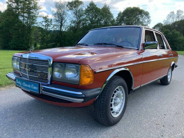 Mercedes-Benz 240 D