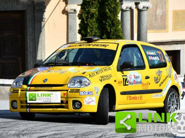 Afbeelding 1/10 van Renault Clio II 2.0 16V Sport (2000)