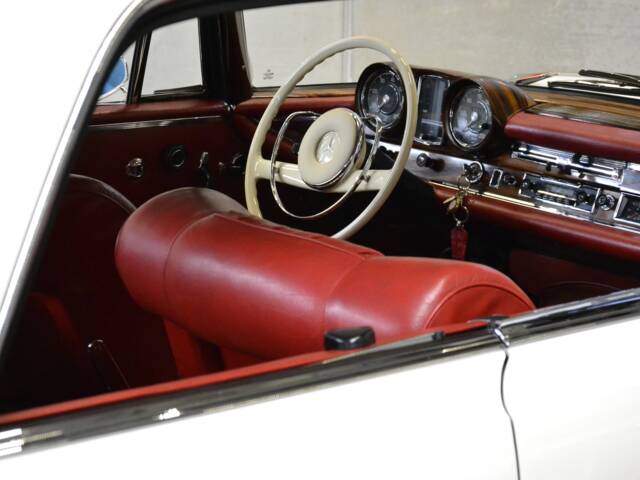 Mercedes-Benz 250 SE