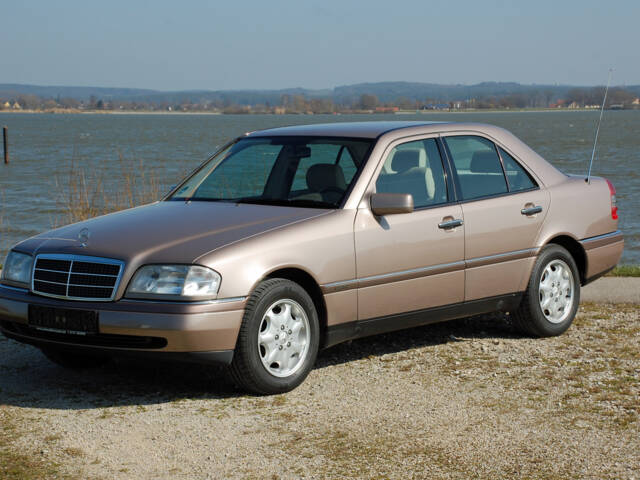 Image 1/45 of Mercedes-Benz C 180 (1993)