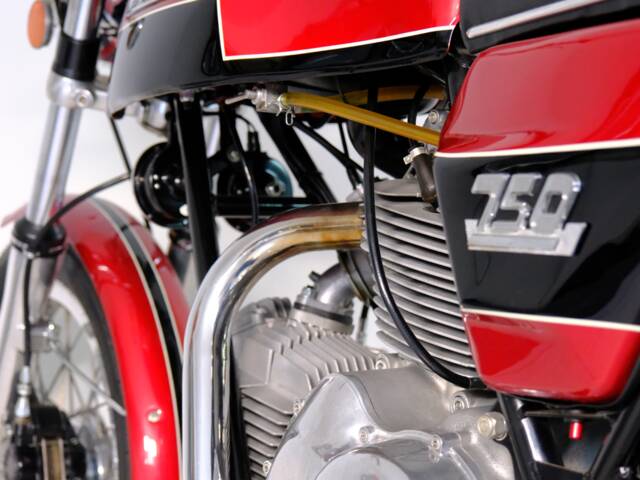 Ducati 750 GT