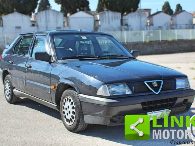 Image 1/9 de Alfa Romeo 33 - 1.3 Sportwagon 4x4 (1994)