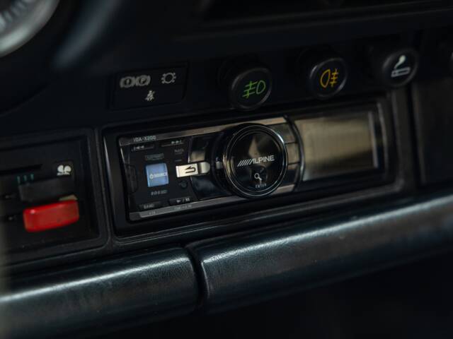 Porsche 911 Carrera 3.2 (WTL)