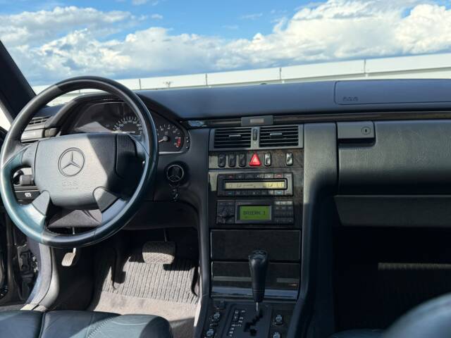 Mercedes-Benz E 50 AMG