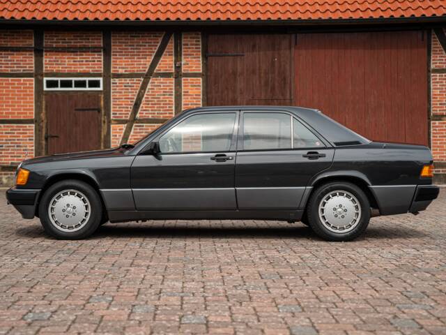 Mercedes-Benz 190 E
