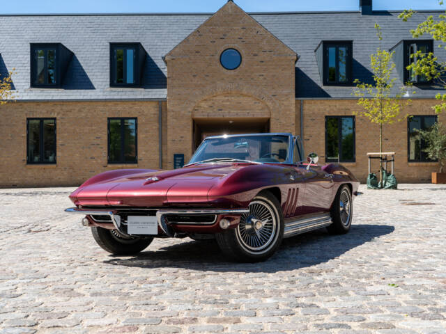 Immagine 1/98 di Chevrolet Corvette Sting Ray Convertible (1965)