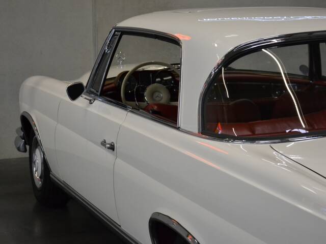 Mercedes-Benz 250 SE