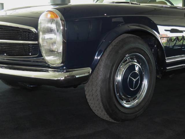 Mercedes-Benz 280 SL