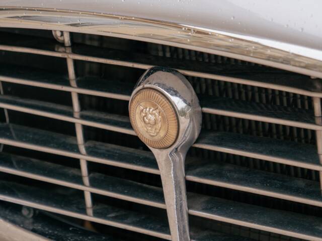 Jaguar E-Type V12 (2+2)