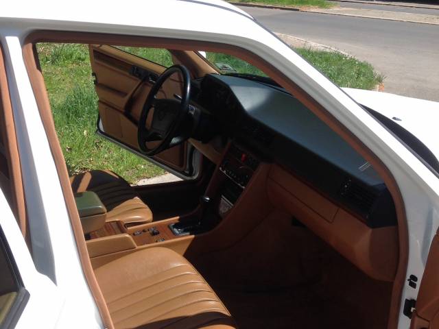 Mercedes-Benz E 320 T - Mercedes-Benz 320 T