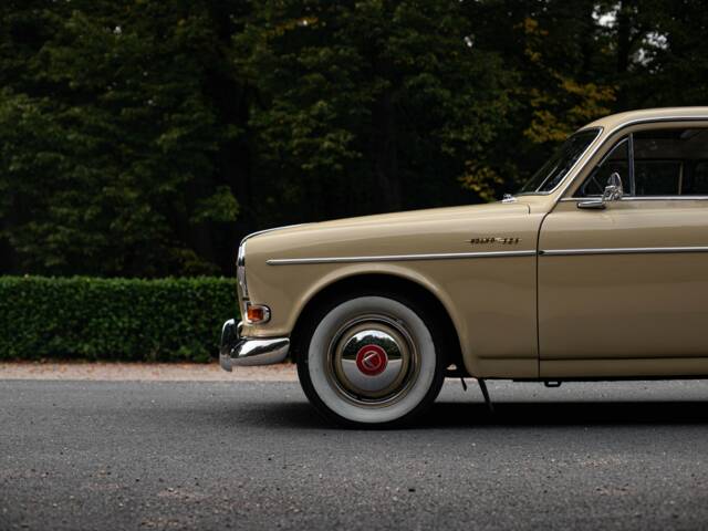Volvo P 121