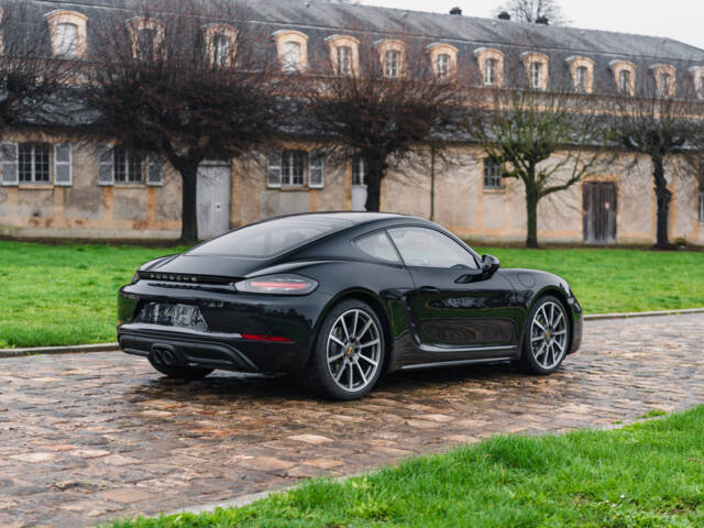 Porsche 718 Cayman T