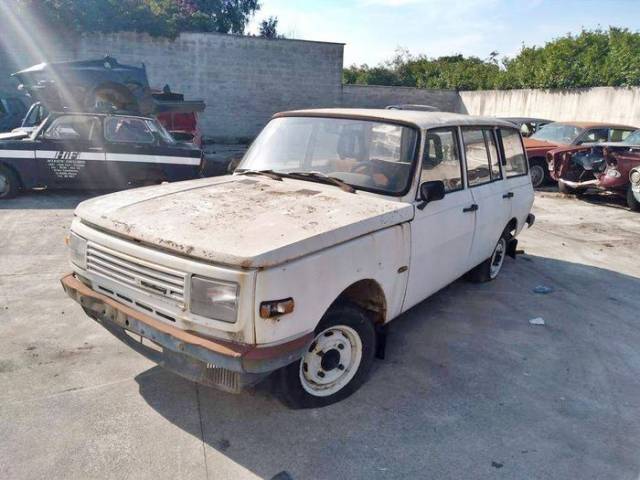 Image 1/9 de Wartburg 353 W Tourist (1986)