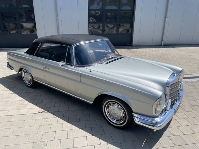 Mercedes-Benz 250 SE