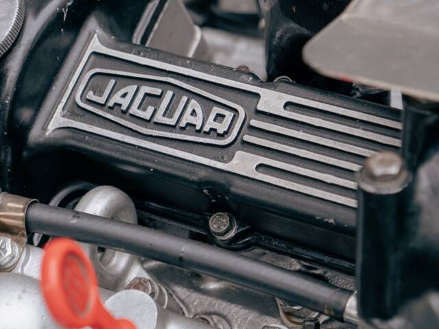 Jaguar E-Type V12 (2+2)