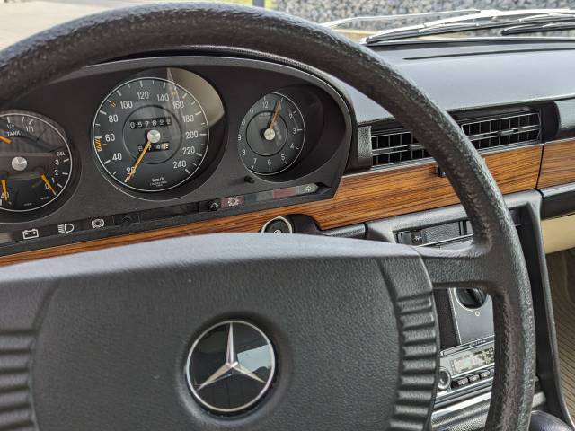 Mercedes-Benz 350 SE