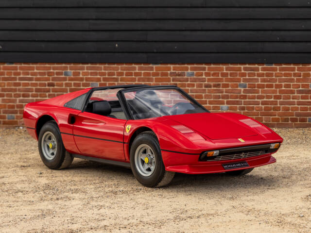 Bild 1/44 von Ferrari 308 GTS Quattrovalvole (1984)