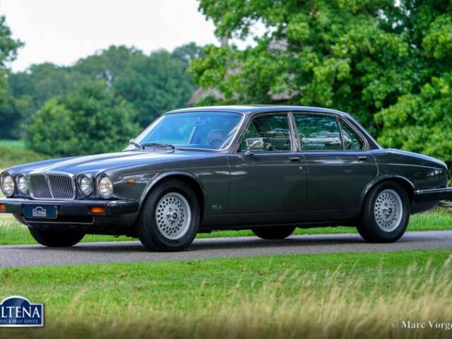 Imagen 1/57 de Jaguar XJ 12 (1986)